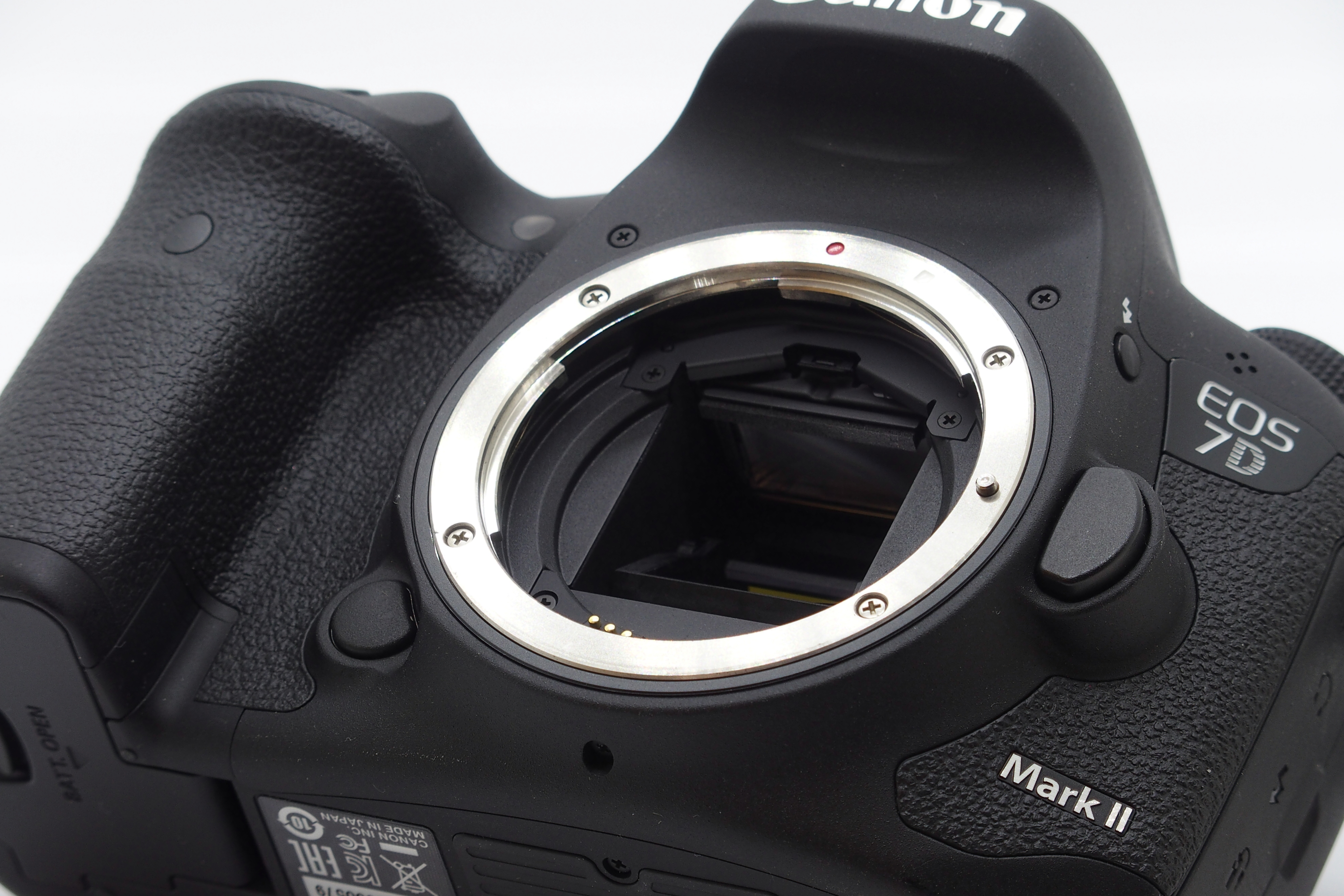 Canon EOS 7D II Mark2   Auslöungen: 4613 Bild 04