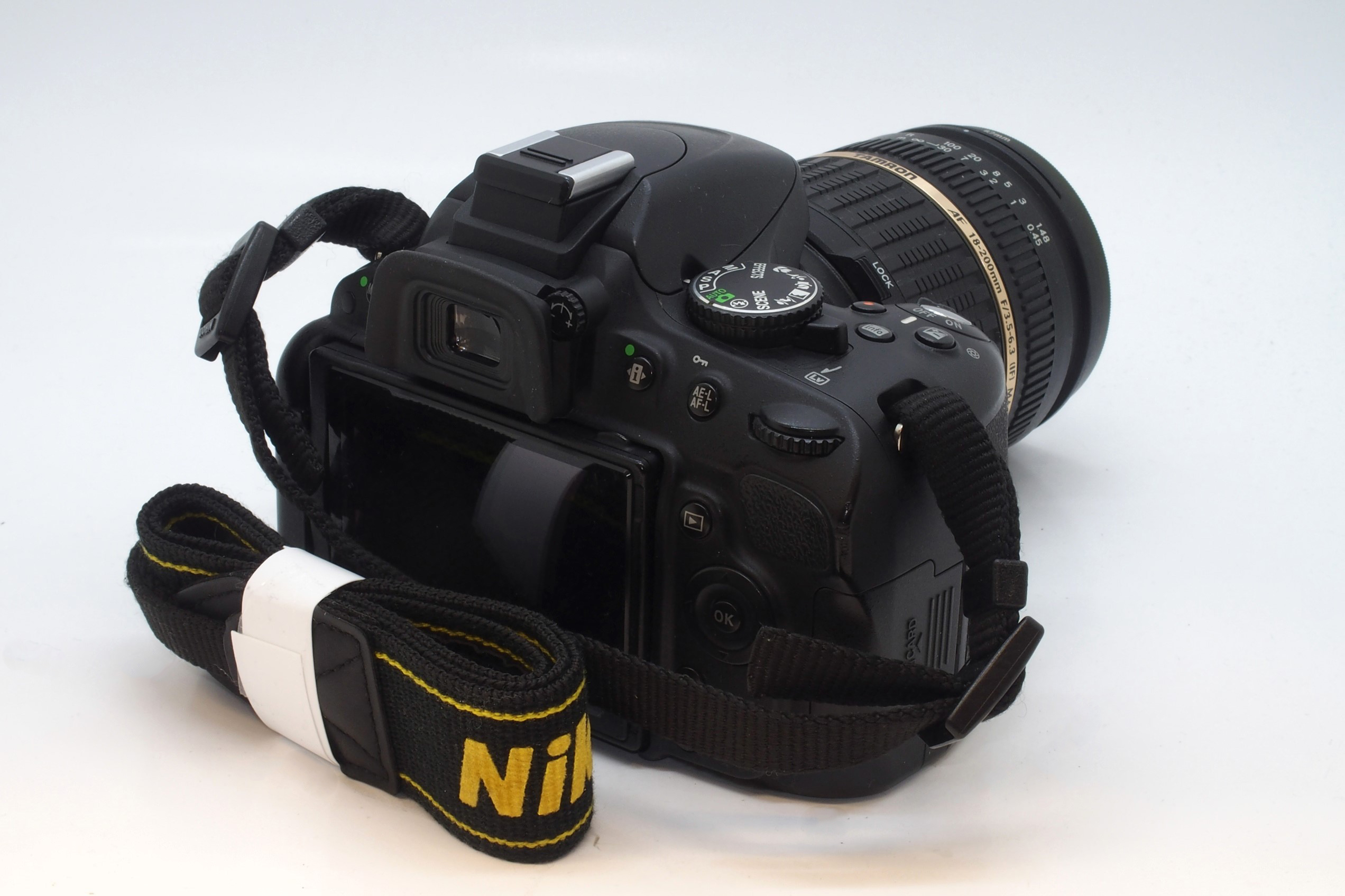 Nikon D5100 + Tarmon 18-200 / 3,5-5,6 XR Di II Bild 02